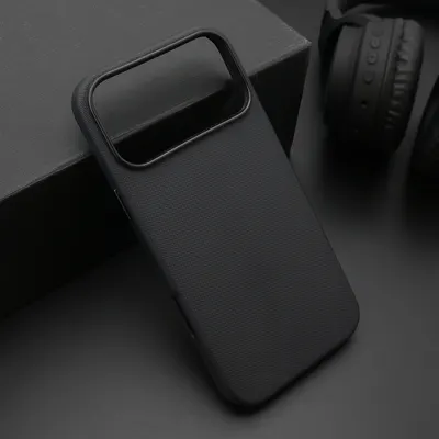 Futrola FROSTED SHIELD MagSafe za iPhone 17 Pro Max (6.9) crna